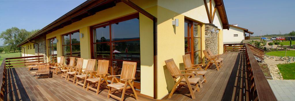 Wellness Hotel Happy Star Hnanice  Εξωτερικό φωτογραφία